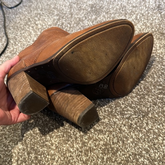 Lucky brand heels size 8 - Picture 4 of 6